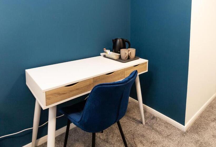 Пансион Suite 7   Family Room In The Heart Of Oldham