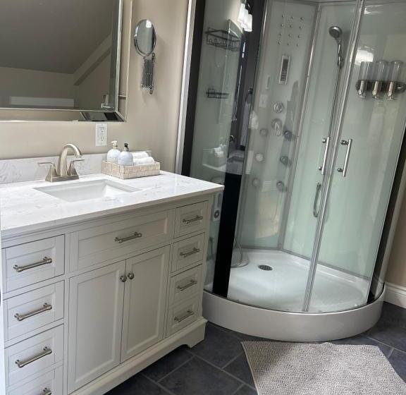 بنسيون Tides Inn Guest Suites