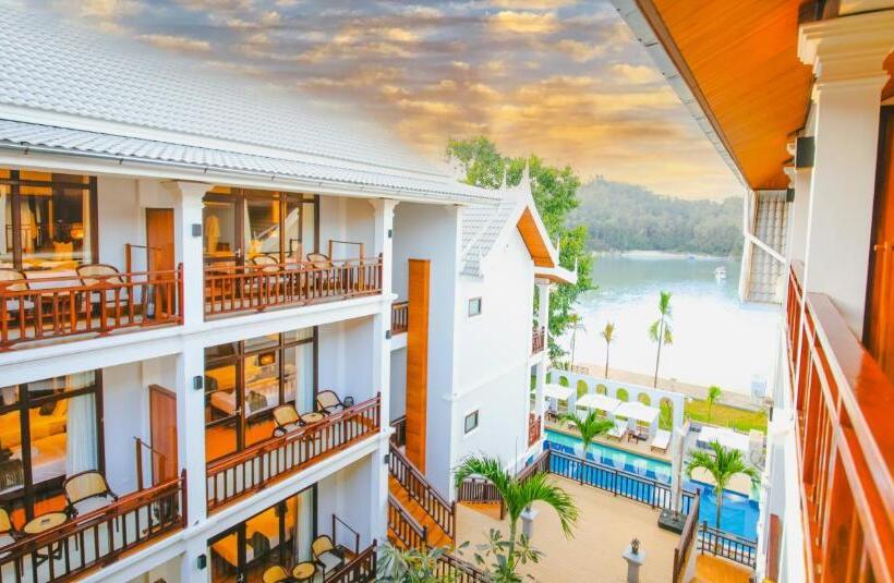 Relaxful Hotel泊岸酒店