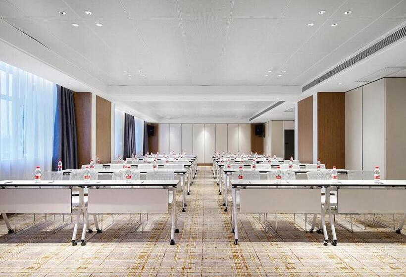 Vienna International Hotel Lanzhou Sasseur Outlets & Yellow Riverside