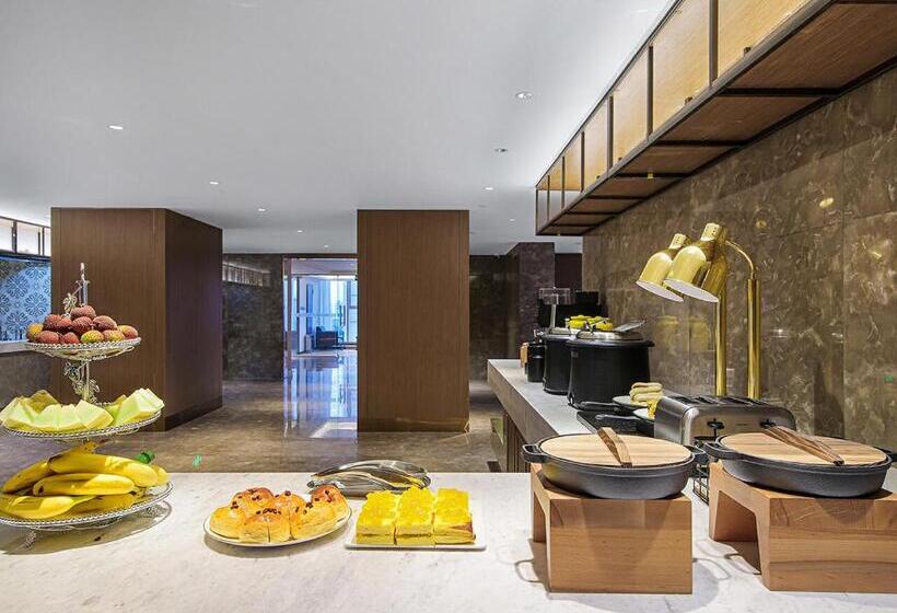 Vienna International Hotel Lanzhou Sasseur Outlets & Yellow Riverside