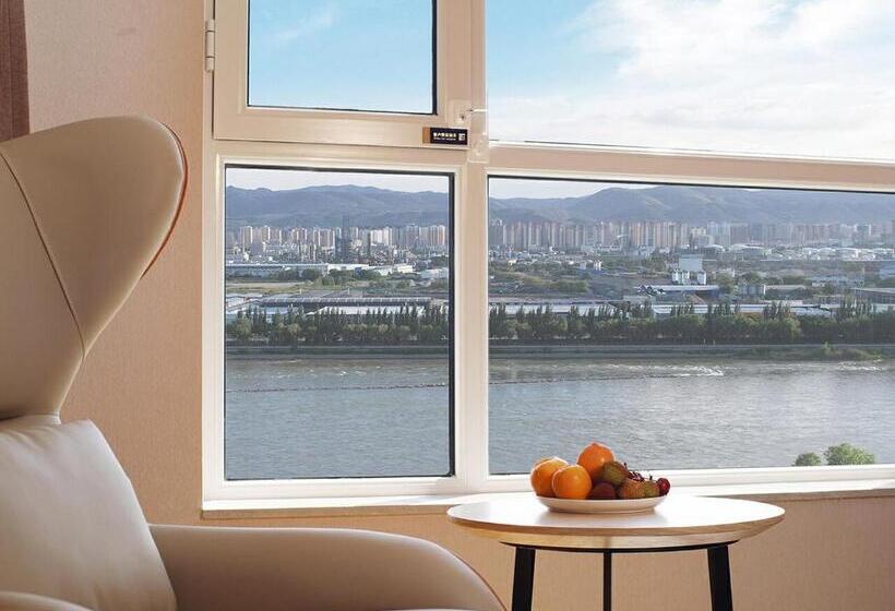 Vienna International Hotel Lanzhou Sasseur Outlets & Yellow Riverside