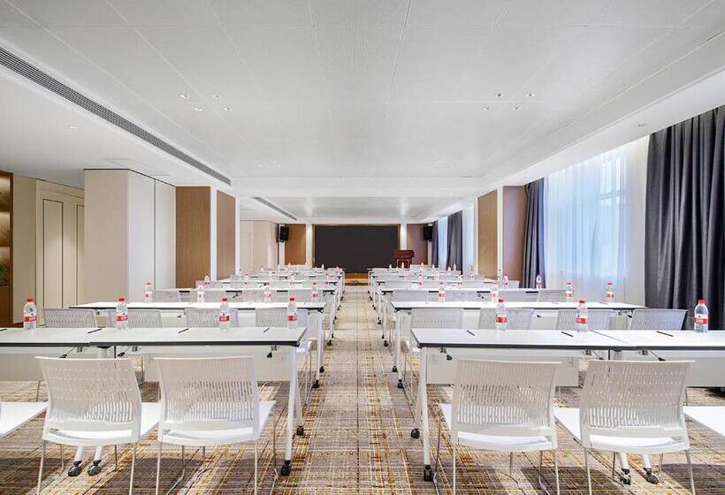 Vienna International Hotel Lanzhou Sasseur Outlets & Yellow Riverside