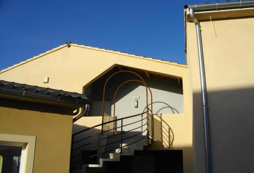 Appart Hotel Residella House Room & Kitchen Avignon Le Pontet