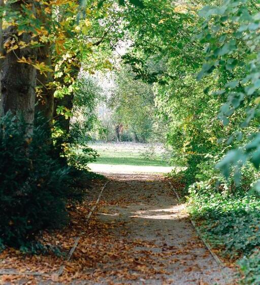 Bed and Breakfast Au Petit Manoir