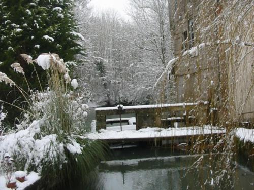 مبيت وإفطار Au Pré Du Moulin