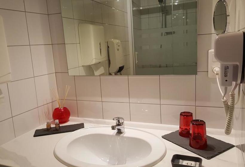 צימר Chambre D´hôtes Léonie & Restaurant