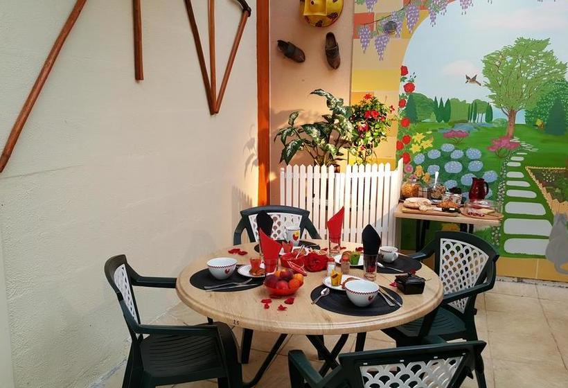 مبيت وإفطار Chambre D´hôtes Léonie & Restaurant