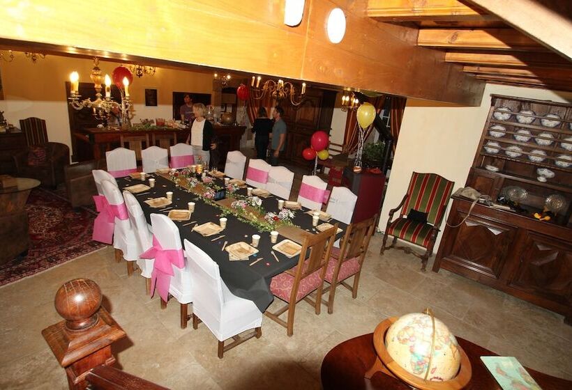 민박 Chateau De Mauras