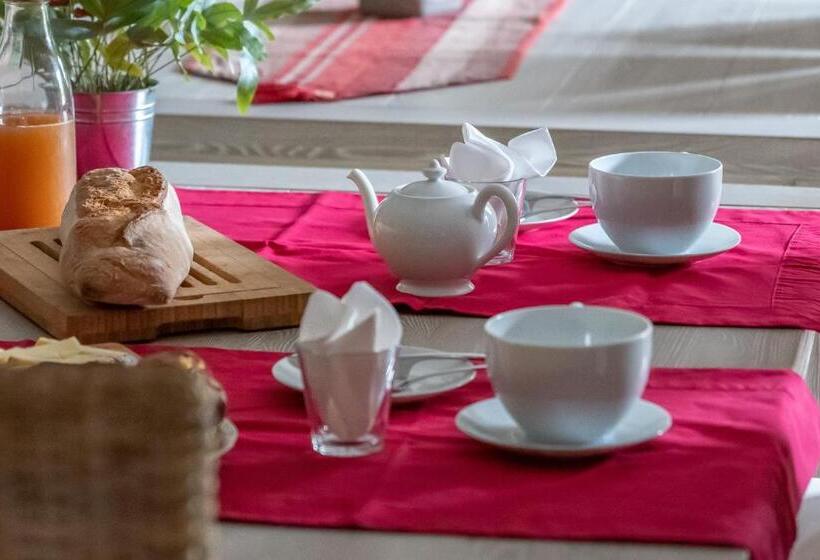 Bed and Breakfast La Vieille Maison De Pensol