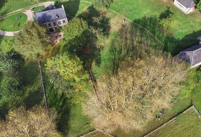 ベッドアンドブレックファースト Le Petit Manoir De La Vernelle