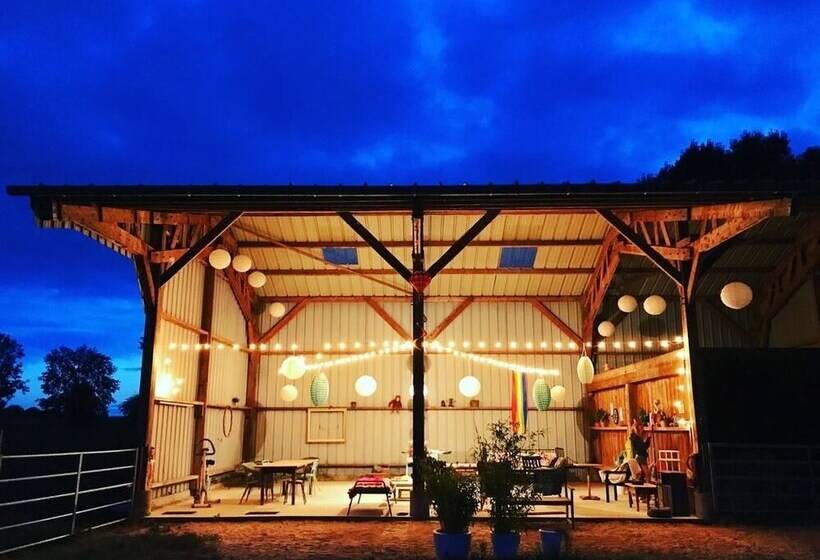 ベッドアンドブレックファースト Le Petit Manoir De La Vernelle