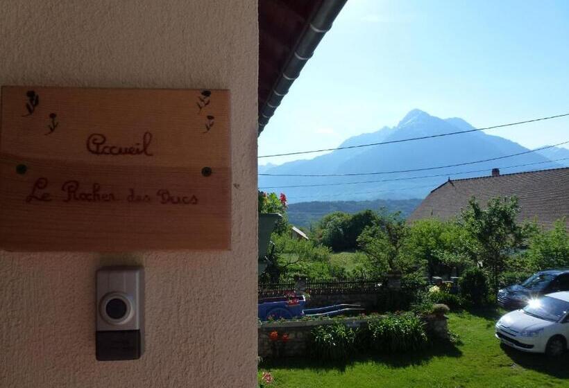 민박 Le Rocher Des Ducs, Vue Sur Montagne, Abris Voitures Et Motos
