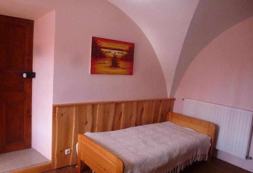 민박 Le Rocher Des Ducs, Vue Sur Montagne, Abris Voitures Et Motos