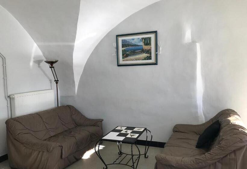 민박 Le Rocher Des Ducs, Vue Sur Montagne, Abris Voitures Et Motos