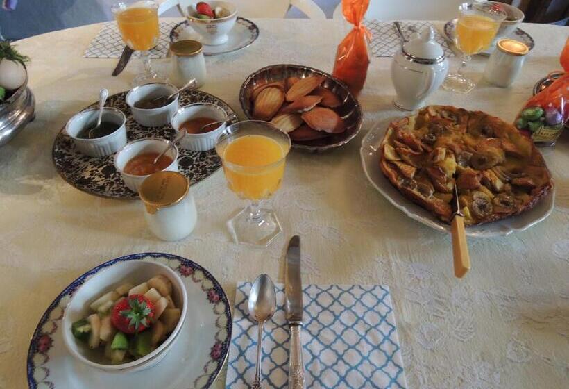 צימר Maison D'hôtes Les Volets Verts Et Sa Brocante