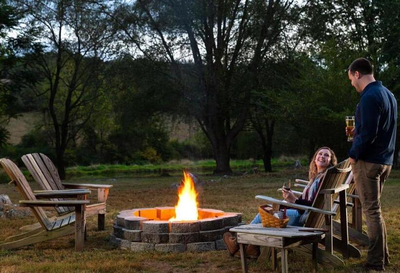 ベッドアンドブレックファースト Steeles Tavern Manor