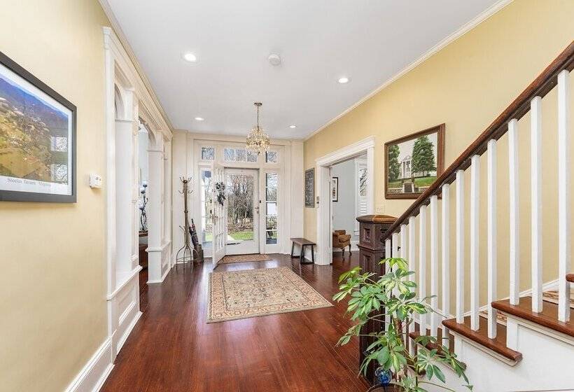 ベッドアンドブレックファースト Steeles Tavern Manor