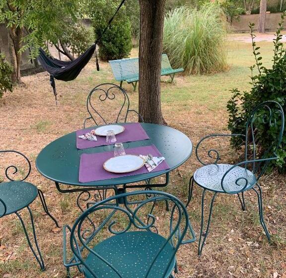 Bed and Breakfast Un Nid En Camargue