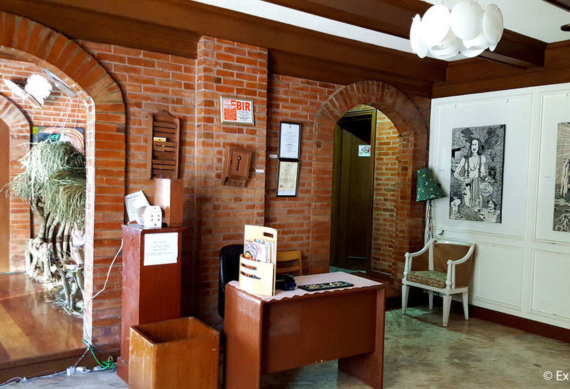 Dejavu Bed And Breakfast