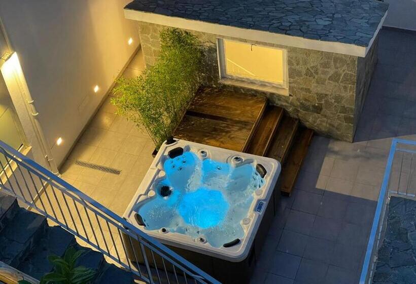 مسافرخانه Relais Manfredi