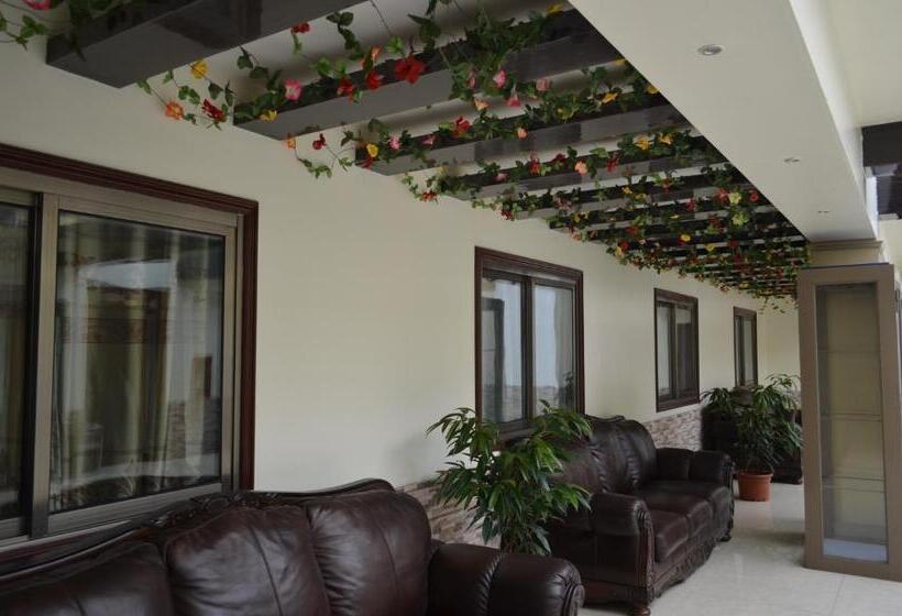 בית מלון כפרי 198