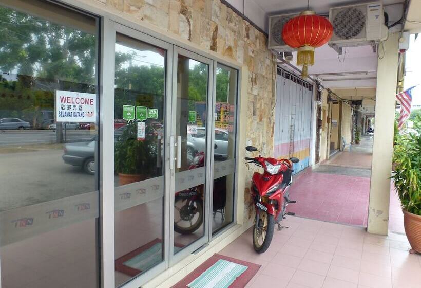 酒店 Batu Berendam Inn