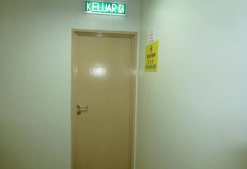 酒店 Batu Berendam Inn