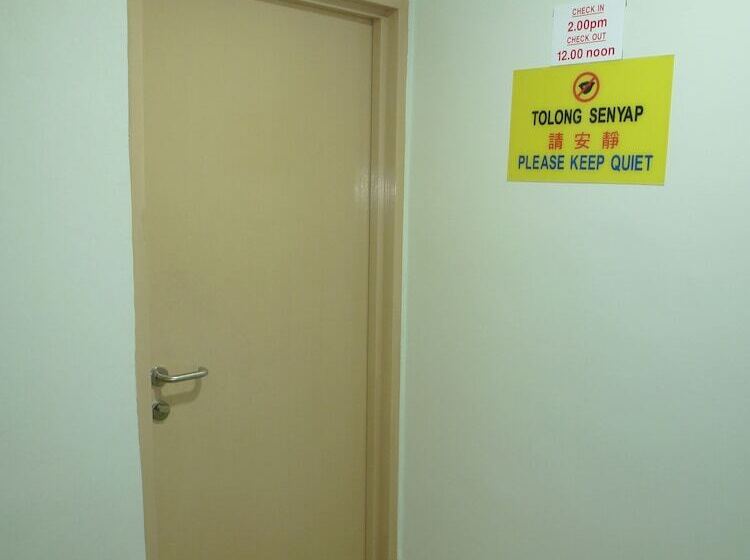 酒店 Batu Berendam Inn