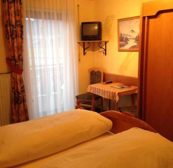 Отель Beim Haxenwirt