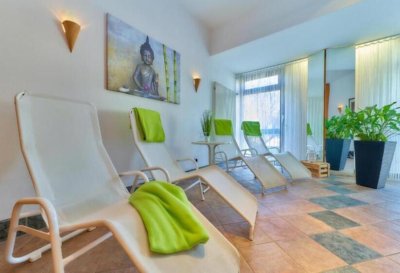 בית מלון כפרי Garni Am Goetheplatz