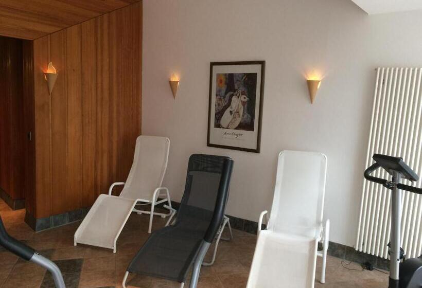 בית מלון כפרי Garni Am Goetheplatz