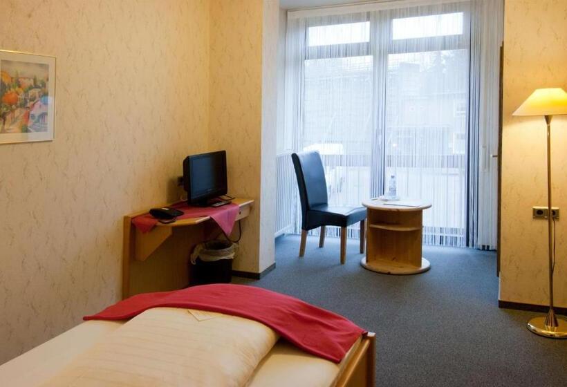 בית מלון כפרי Garni Am Goetheplatz