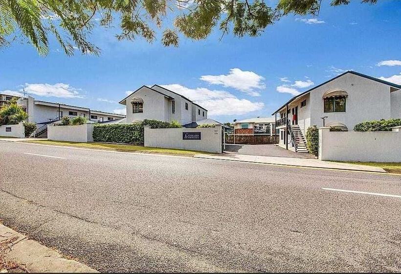 هتل Gladstone Capricorn Apartments