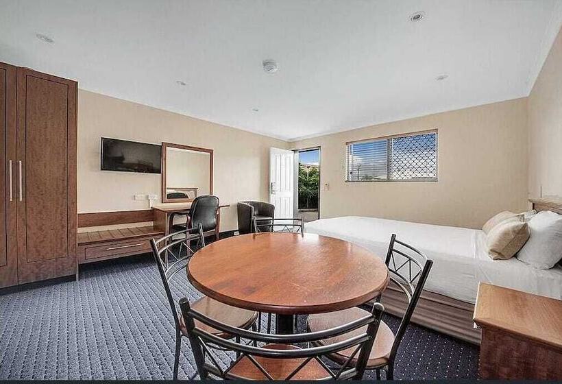 هتل Gladstone Capricorn Apartments