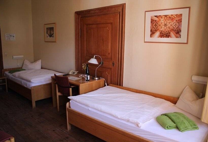 ホテル Gästehäuser St. Marienthal