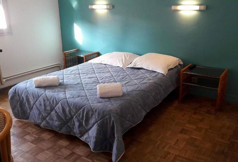 Отель Hôtel Ecu De France