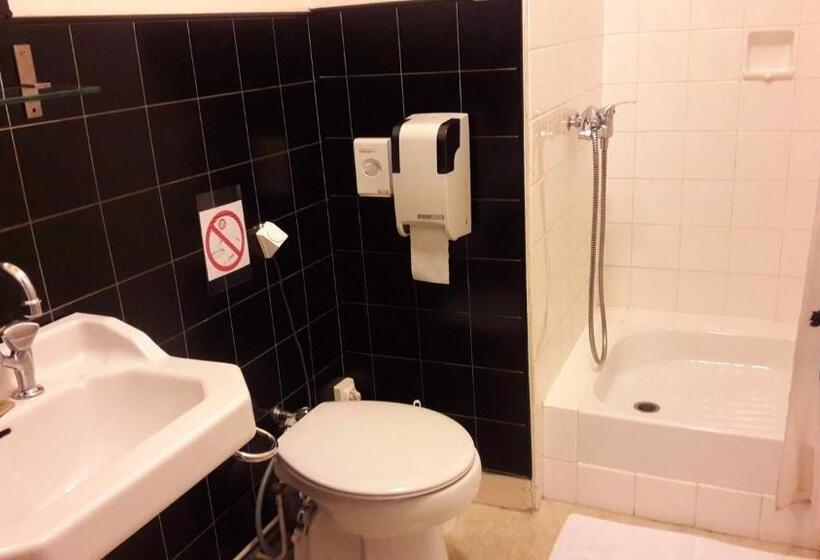 Отель Hôtel Ecu De France