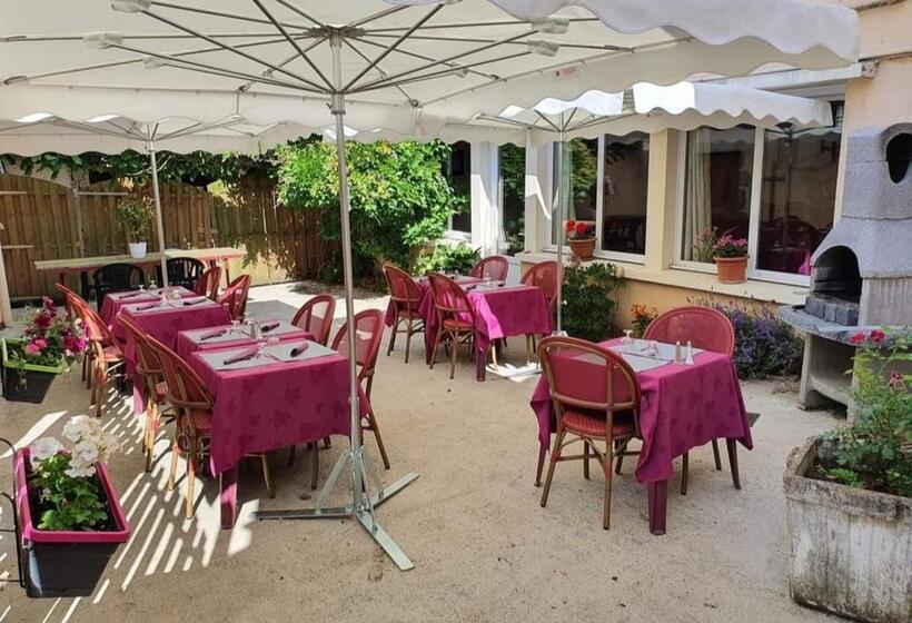 Отель Hôtel Ecu De France