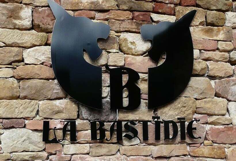 Отель La Bastidie