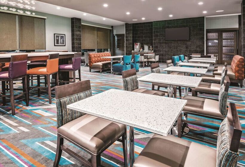 Отель La Quinta By Wyndham Dallas Grand Prairie North