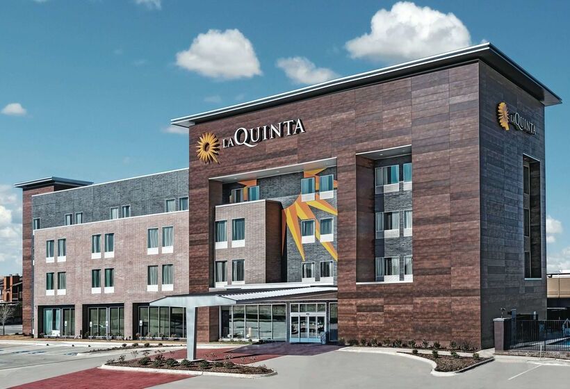 בית מלון כפרי La Quinta By Wyndham Dallas Grand Prairie North