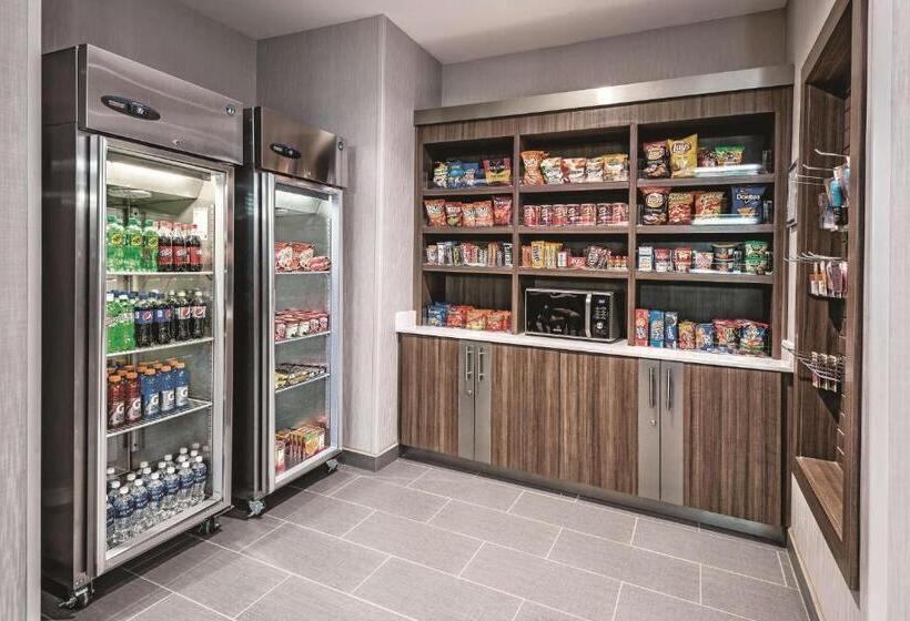 Отель La Quinta By Wyndham Dallas Grand Prairie North