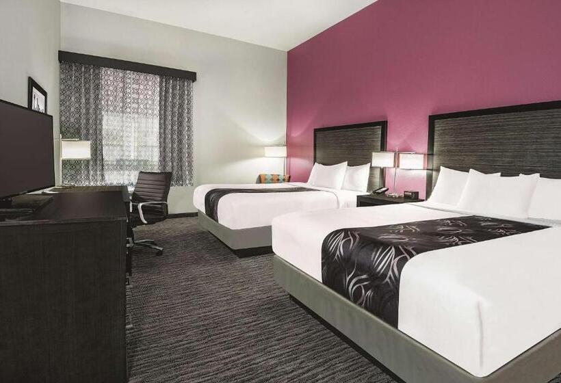 בית מלון כפרי La Quinta By Wyndham Dallas Grand Prairie North