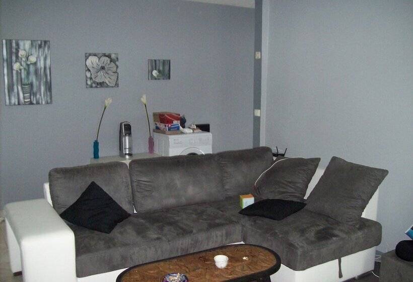 Отель Le Relais De Montils