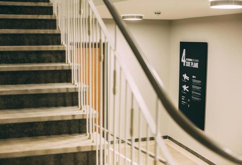 Me And All Hotel Dusseldorf, By Hyatt