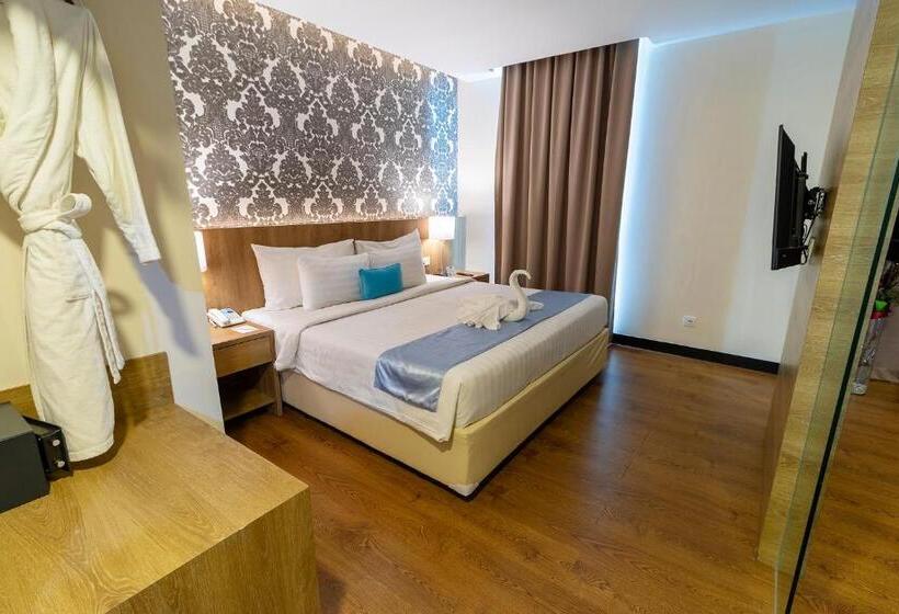 هتل Odua Weston Jambi