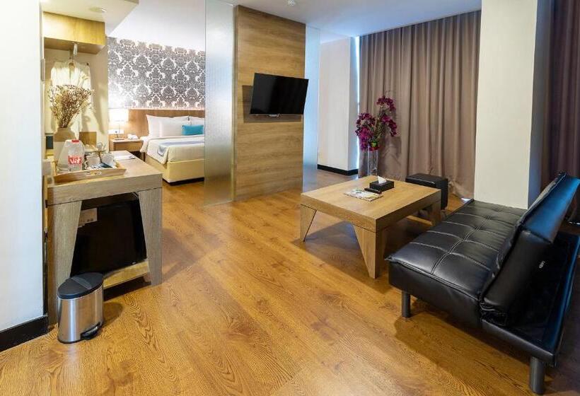 هتل Odua Weston Jambi