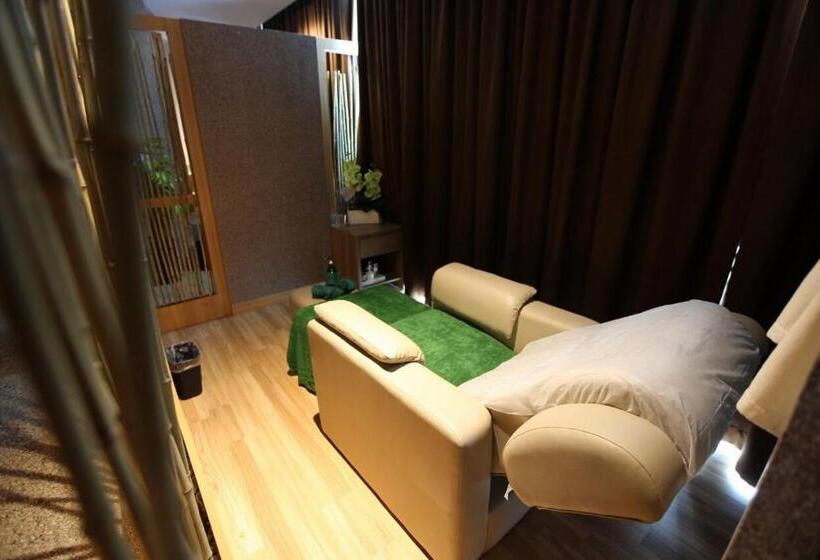 호텔 Odua Weston Jambi