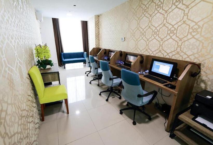 호텔 Odua Weston Jambi